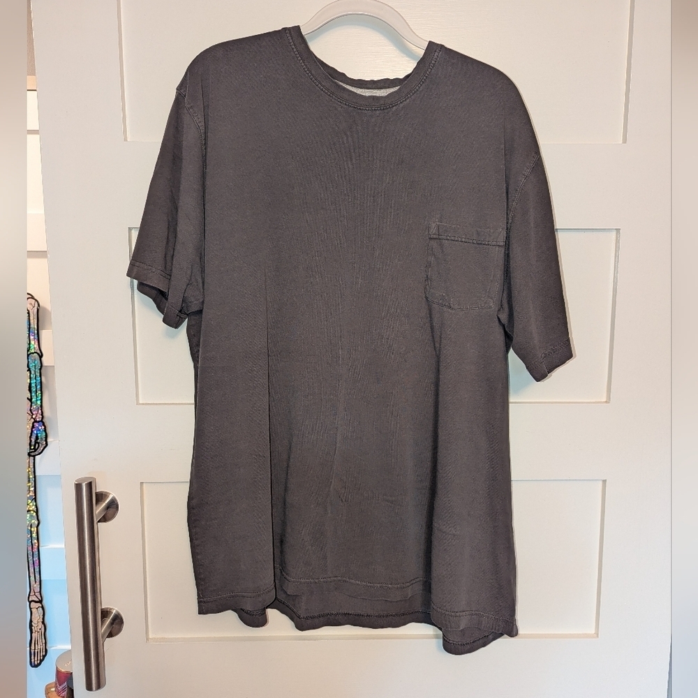 Northcrest men's XXLT crewneck T-shirt gray brown color. Chest pocket tshirt